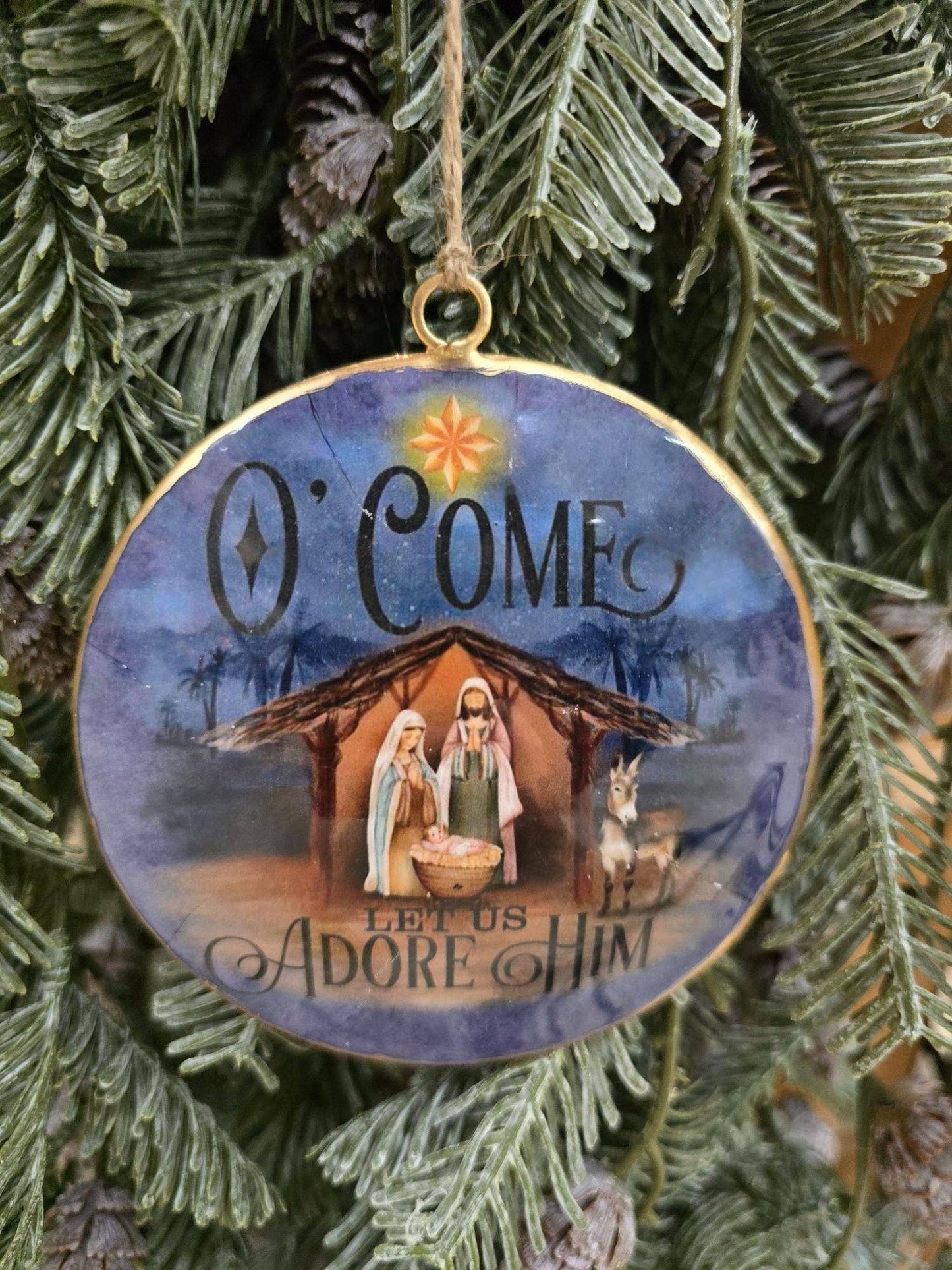 Manger Ornament