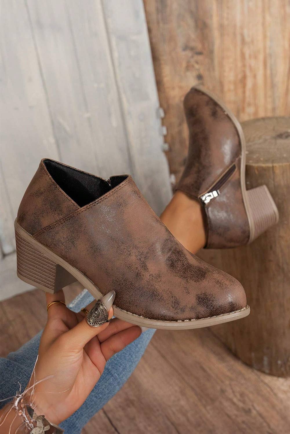 1 the Woman - Tulip Opening Suede Ankle Boots