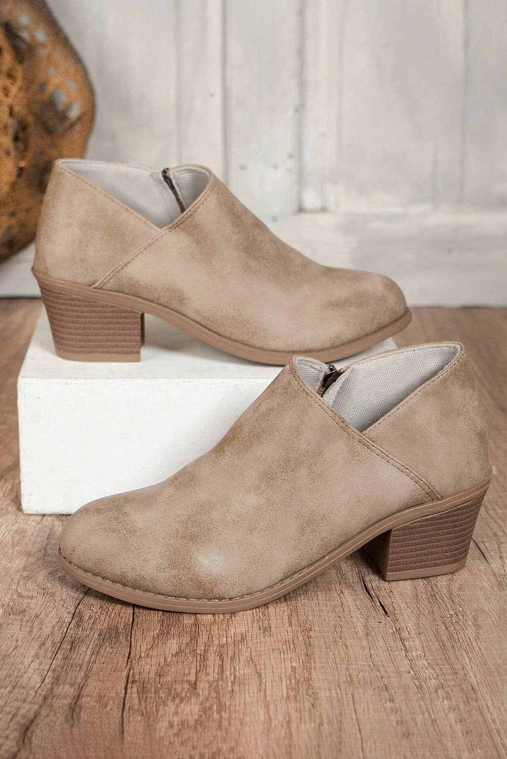 1 the Woman - Tulip Opening Suede Ankle Boots