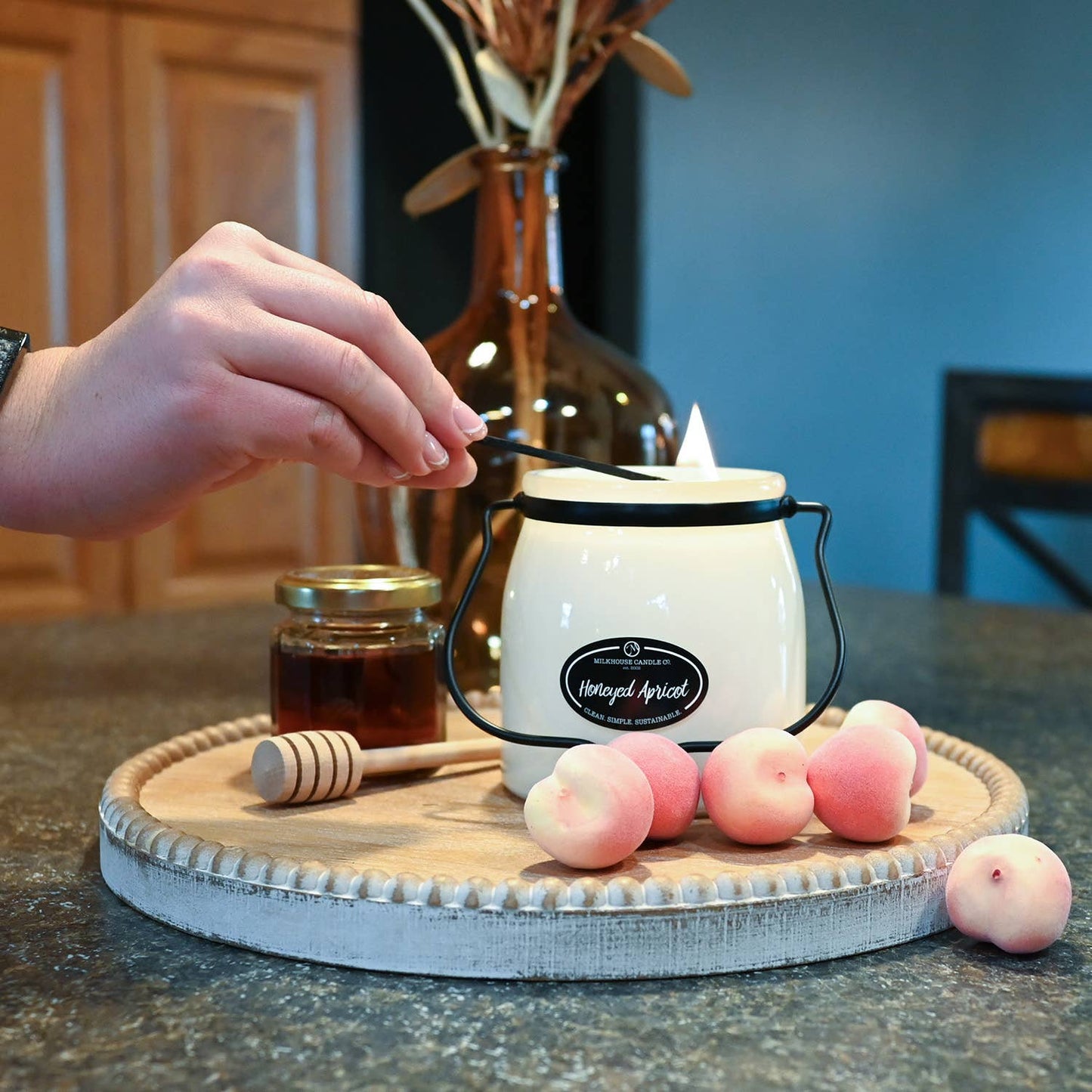 Milkhouse Candle Company - 16 oz Butter Jar Candle: Honeyed Apricot