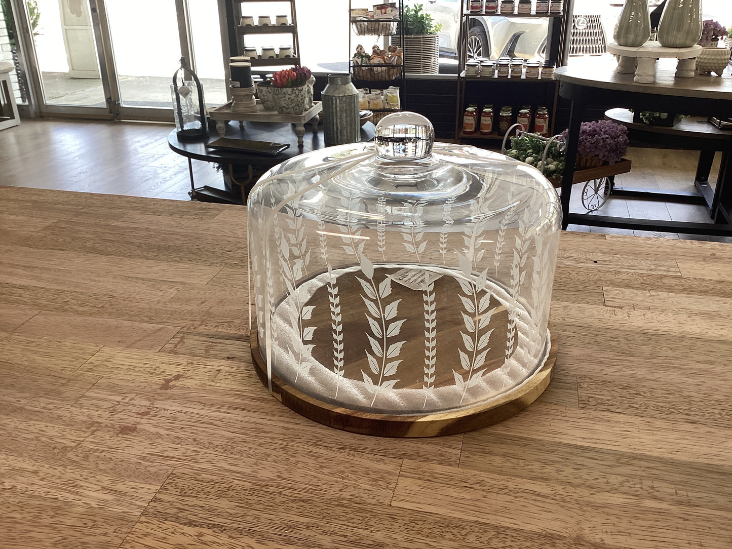 Cake Plate with Etching on Cover