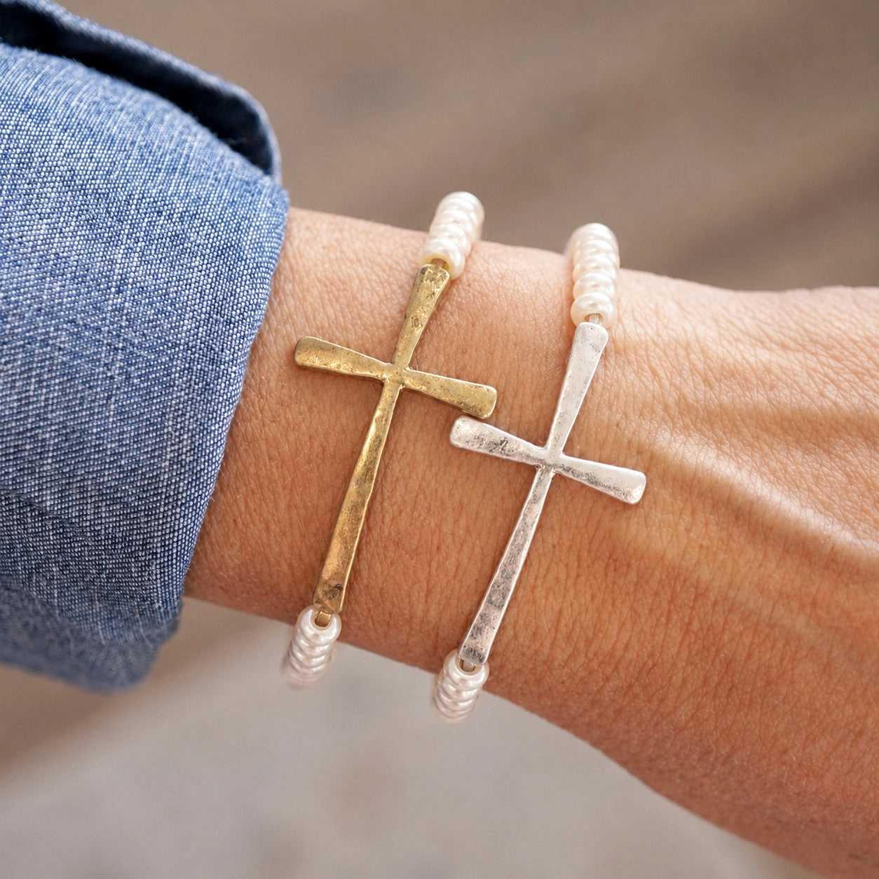 Faithful Pearl – Cross Stretch Bracelet