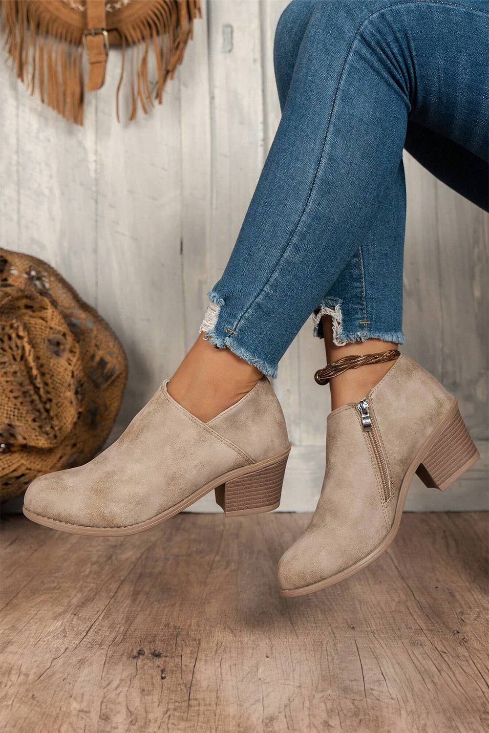 1 the Woman - Tulip Opening Suede Ankle Boots