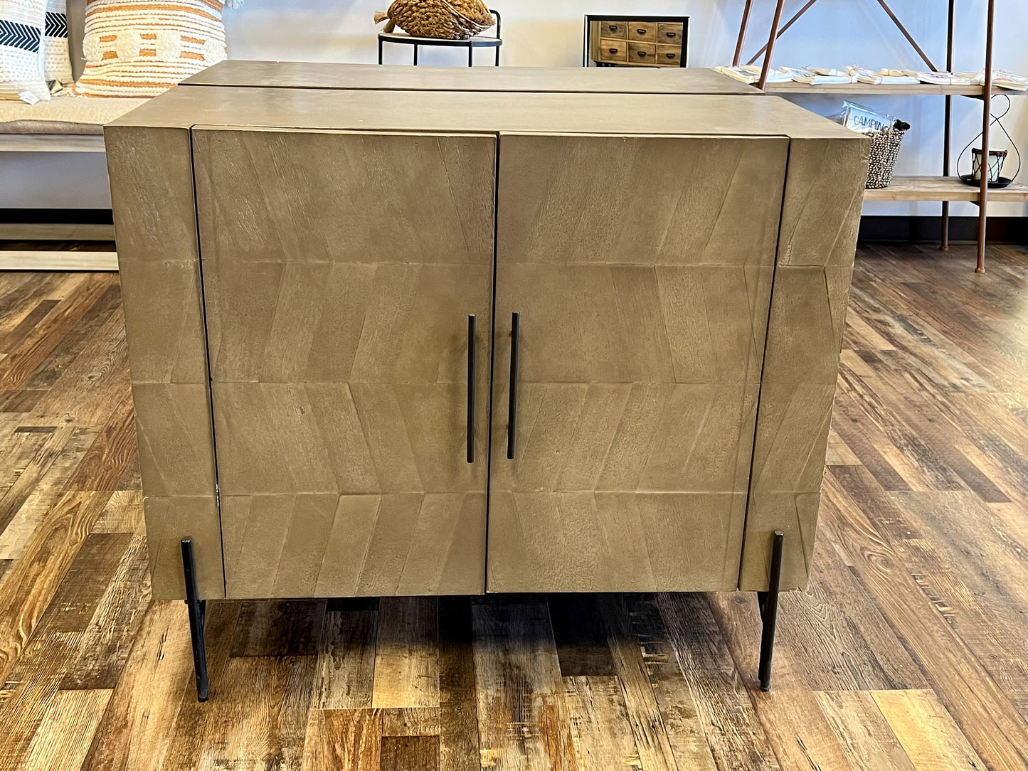 Lillian 2 Door