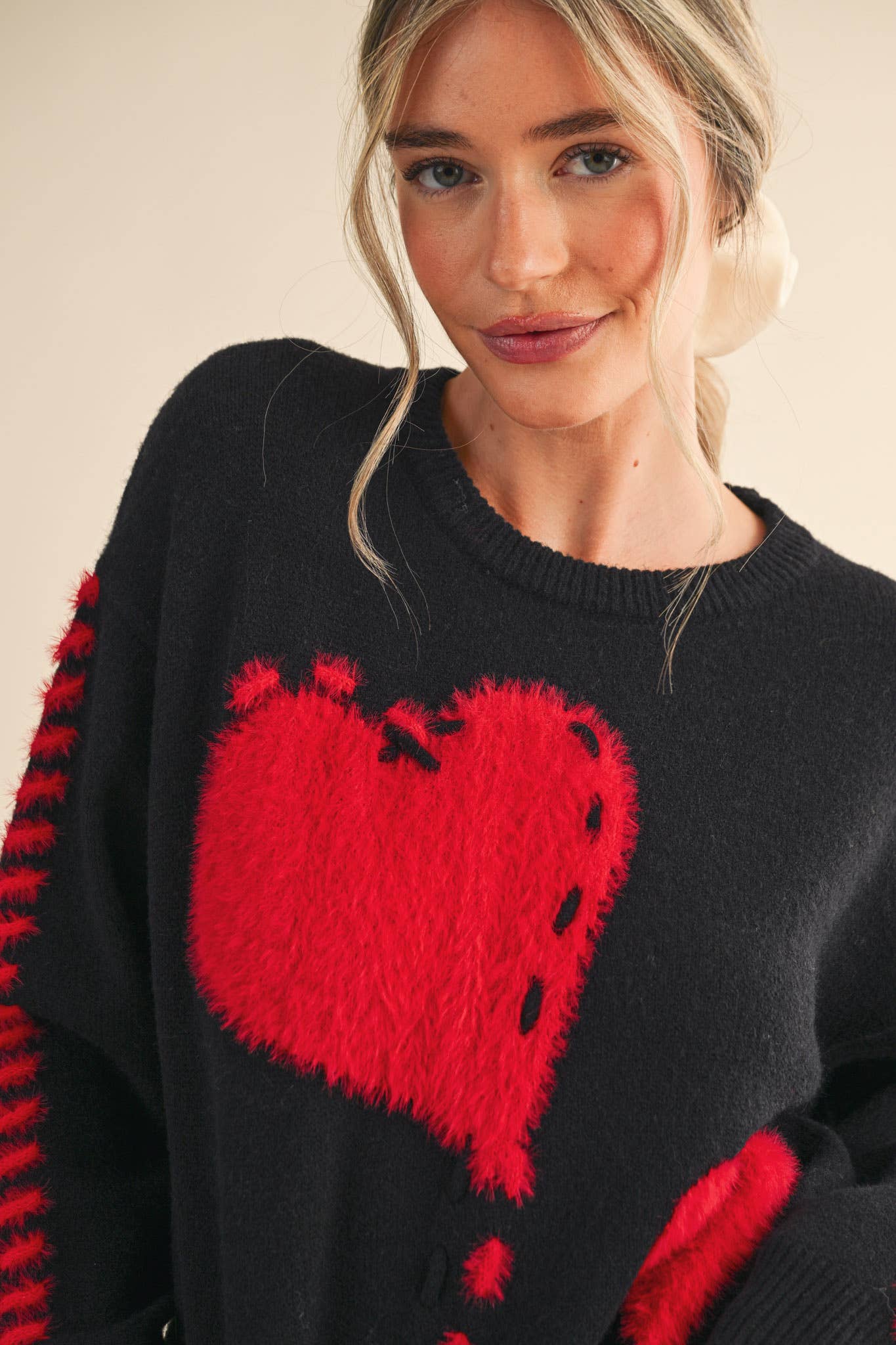 FUZZY HEART KNIT SWEATER WITH WHIP STITCH MSW10990