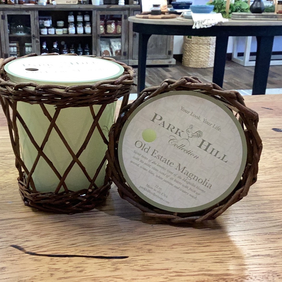 Old Estate Magnolia Willow Candle