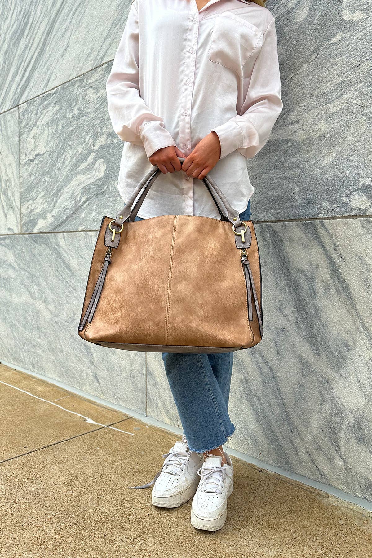 Jen & Co. - M1860DS Connar Distressed Side Pocket Tote