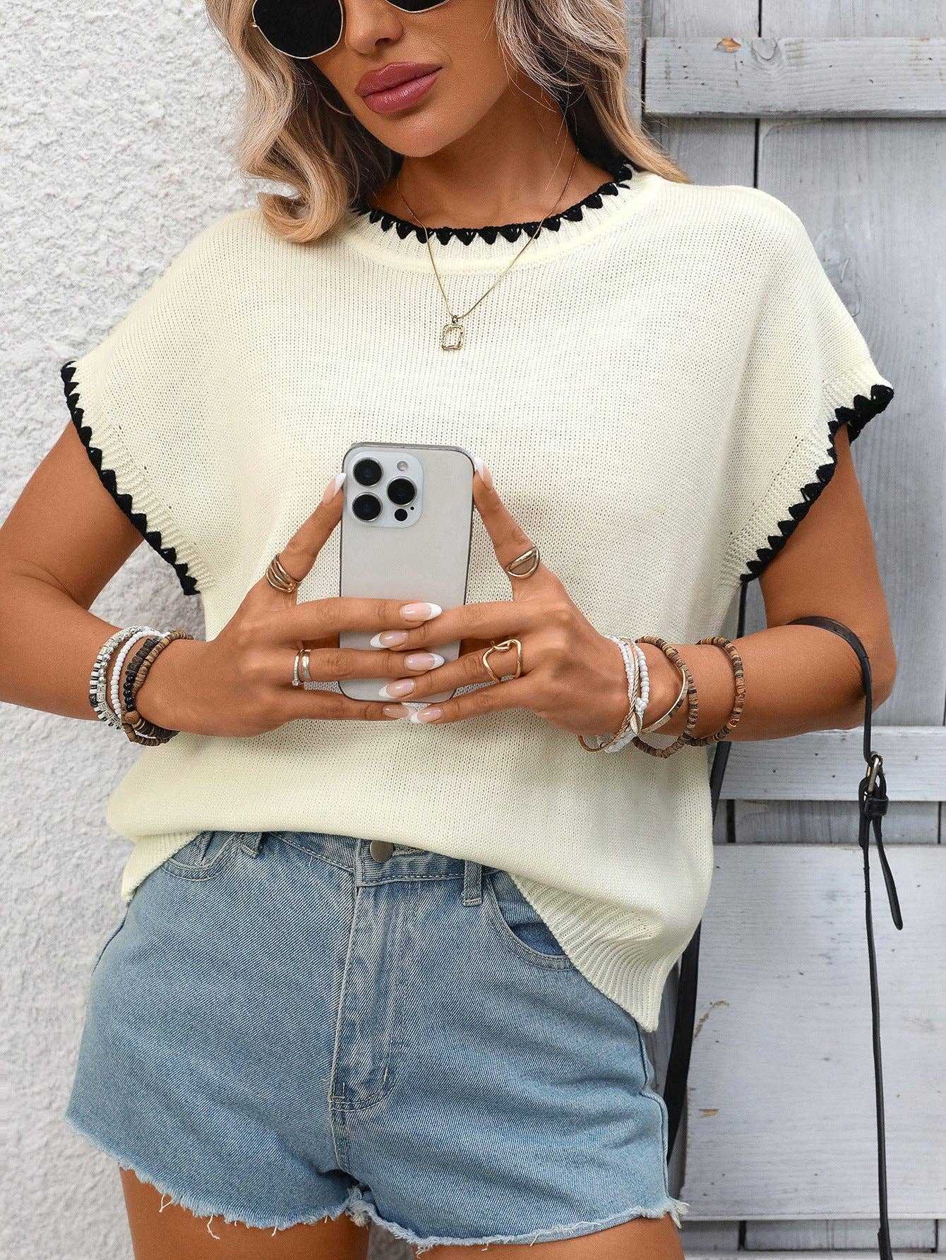 Women’s Scalloped Edge Knit Short Sleeve Top