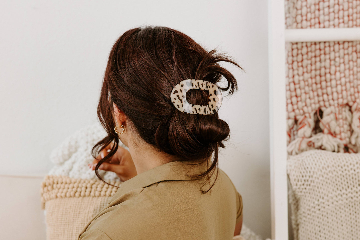 Round Flat Hair Clip | Blonde Tortoise