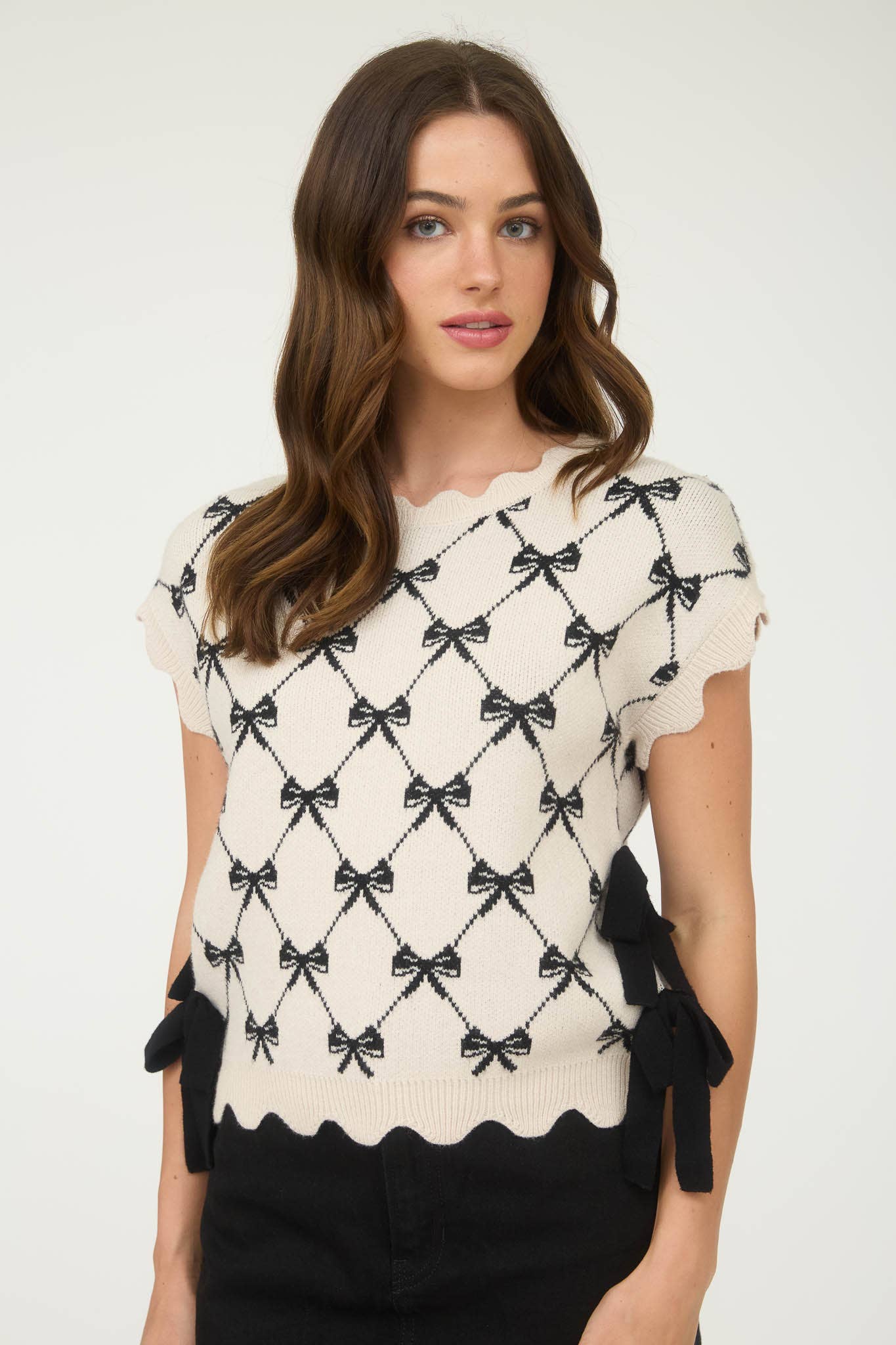 Blu Pepper - BOW PATTERN SHORT SLEEVE SIDE TIE KNIT PULLOVER